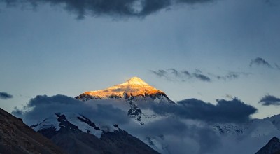 穿梭于城市与自然之间，成都至九寨沟的汽车之旅