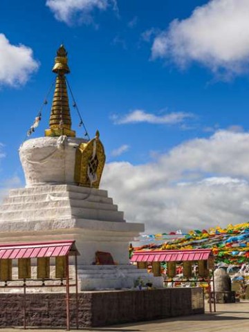 穿梭于山水间的新篇章，成都至九寨沟高速全线通车