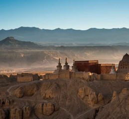 穿越时光的旅程，从成都到剑门关，再到九寨沟的探秘之旅