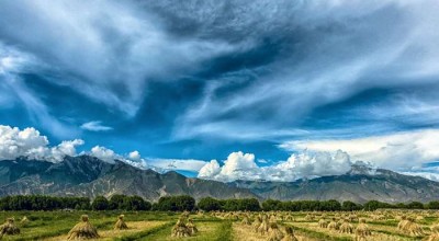 成都至九寨沟，大巴车程中的小憩时刻